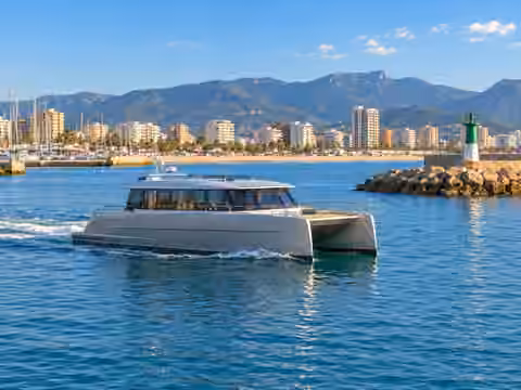 Illustrative image of a boat navigating near Gandía