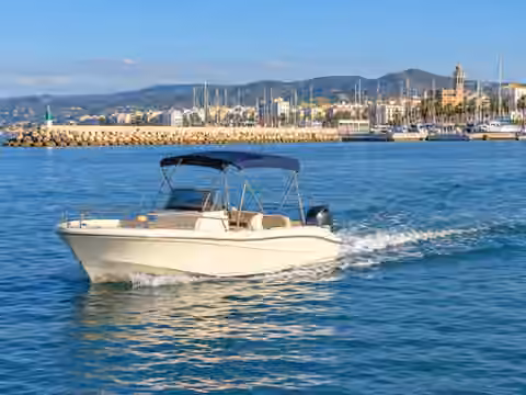 Illustrative image of a boat navigating near Vilanova i la Geltrú